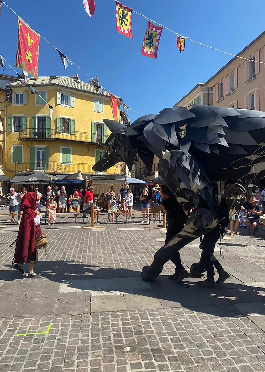 Photo du Petit Chaperon Rouge et du loup