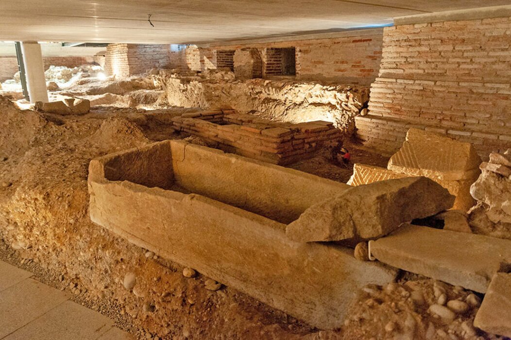 Photo de la crypte archéologique de l'ancienne église Saint-Pierre-des-Cuisines