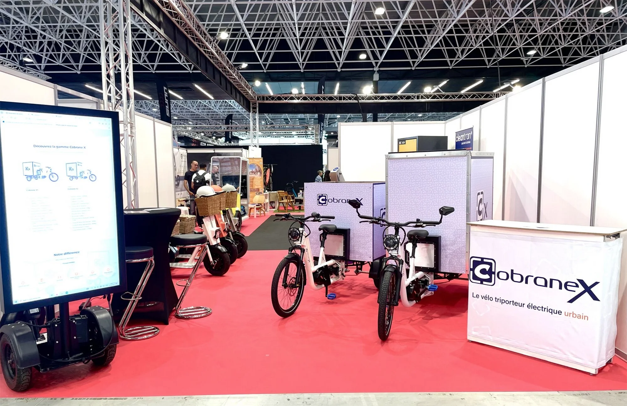 Photo de la présentation de la nouvelle gamme de vélos cargos au salon Pro Days