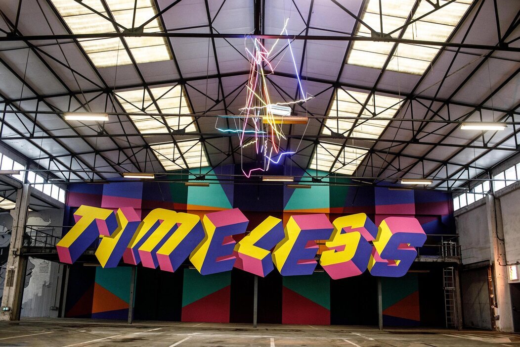 Photo du hangar d'exposition du Festival Layup