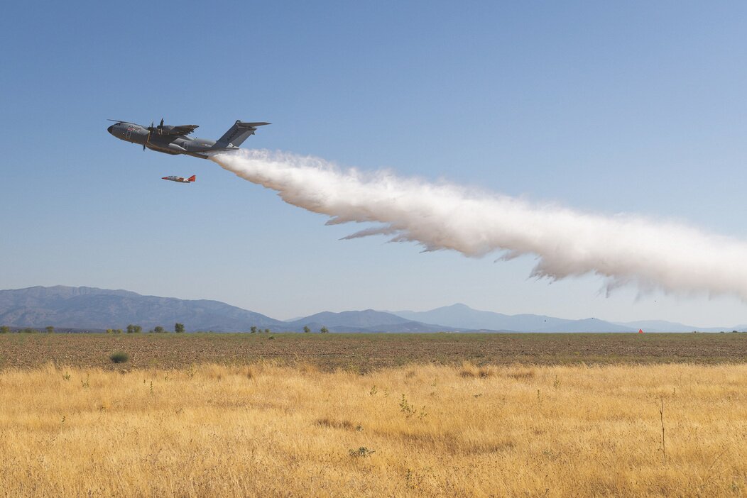 Airbus tente un A400M bombardier d'eau