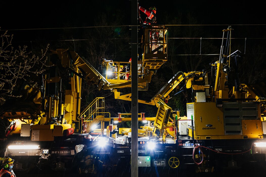 Photo des travaux de remplacement des catenaires