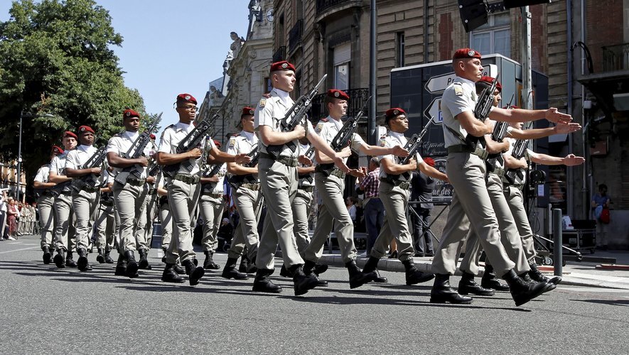 Photo d'un défilé militaire